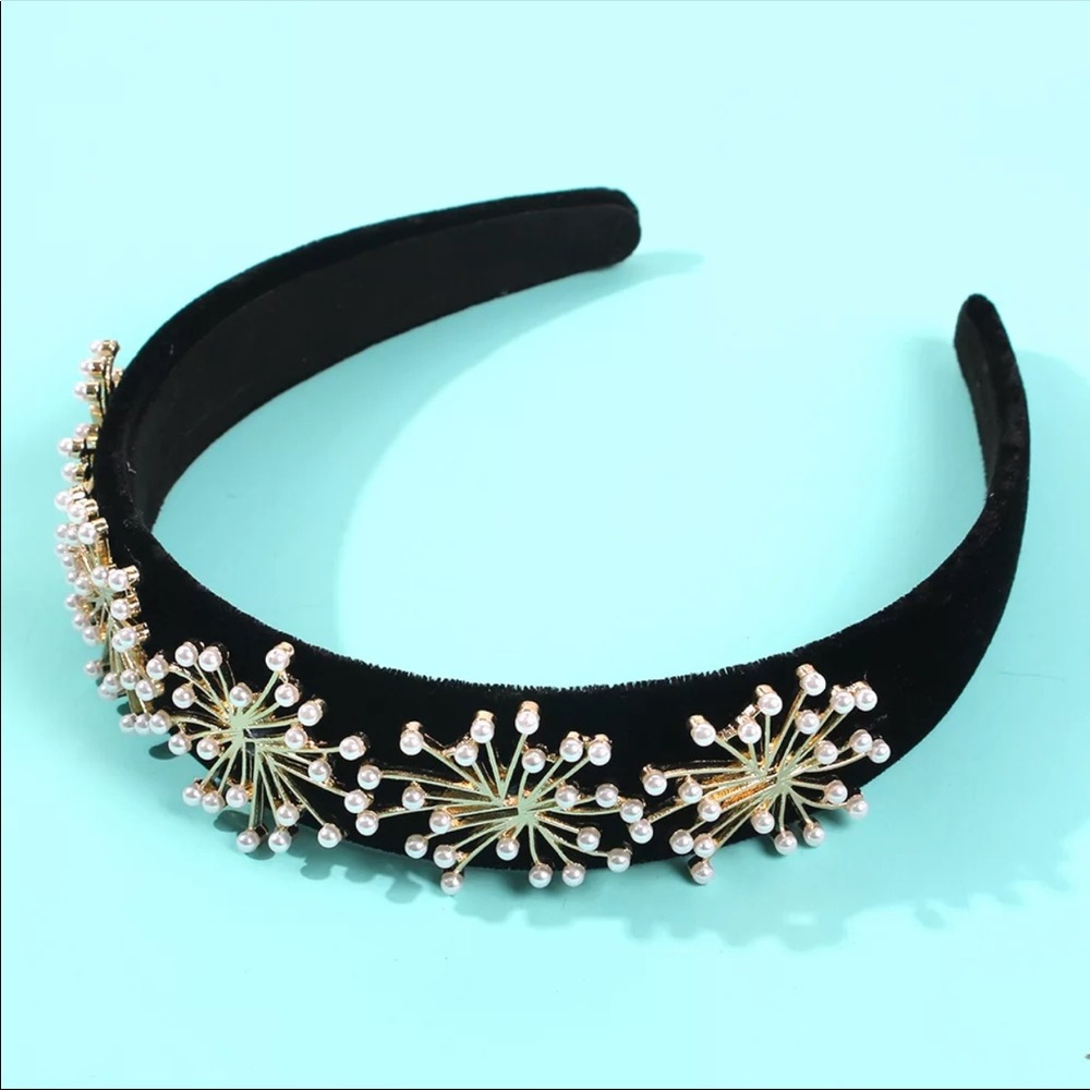 Wholesale. Pearl headband 10pcs for $60.